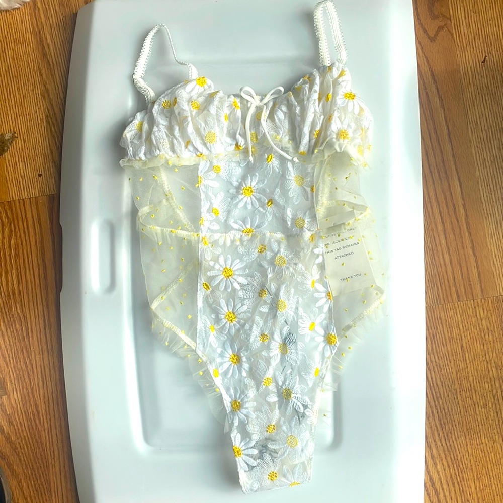 For love and lemons unlined daisy lace teddy